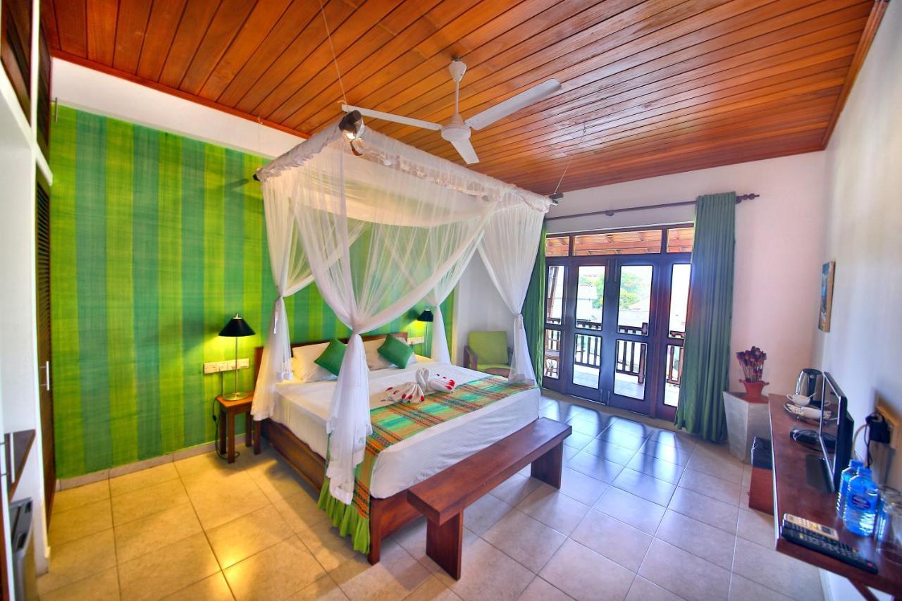 Rockside Beach Resort Bentota Extérieur photo