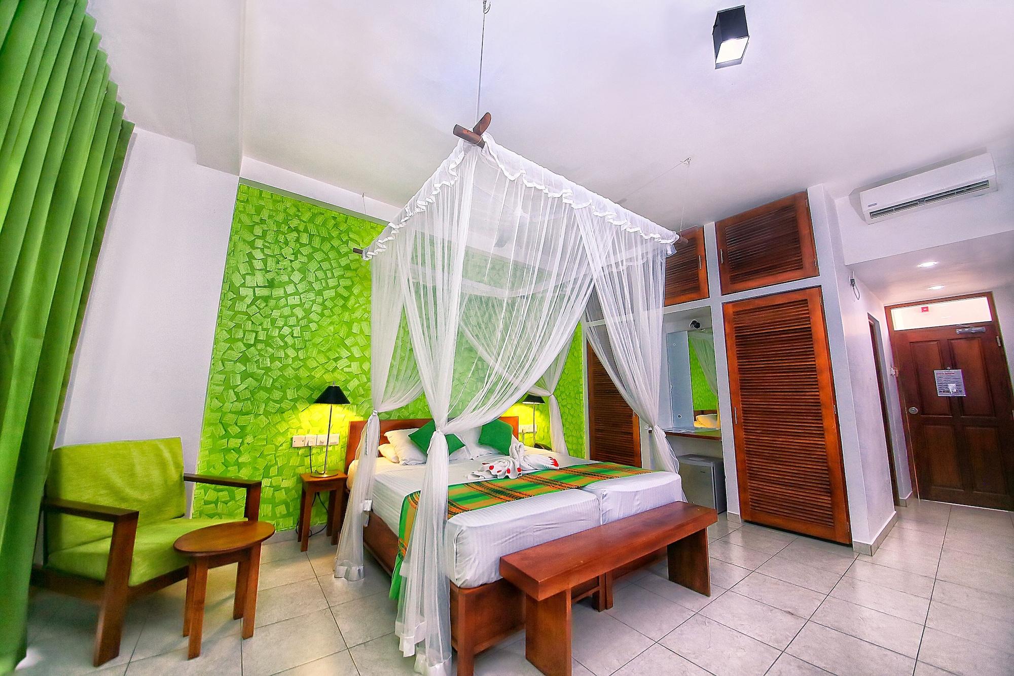 Rockside Beach Resort Bentota Extérieur photo