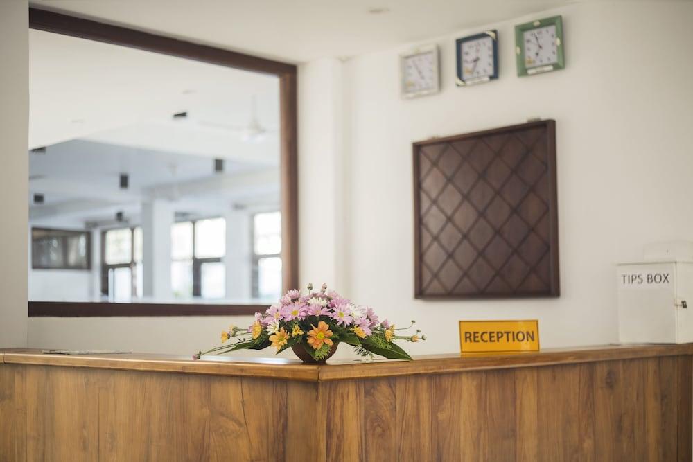 Rockside Beach Resort Bentota Extérieur photo