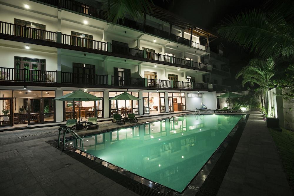 Rockside Beach Resort Bentota Extérieur photo
